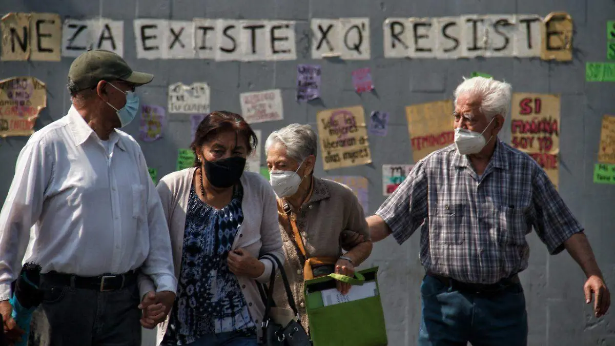 adultos mayores ancianos pensionados ilustrativa